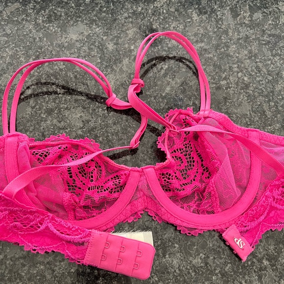 Simone Perele Pink Lace Bra - Picture 3 of 4